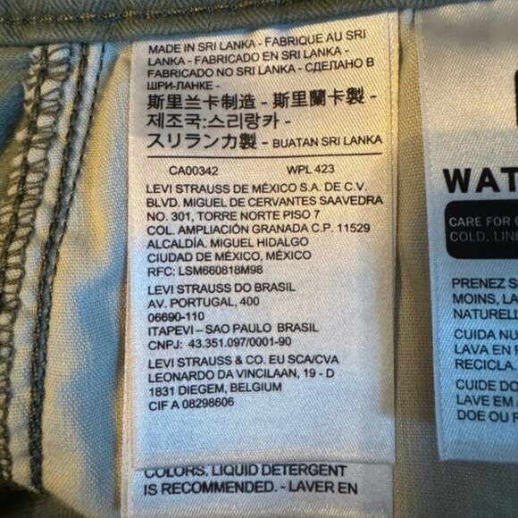 Levi’s Women’s Bermuda Shorts Size 30 Festival Hi-Rise Army Green Classic Modest - Picture 9 of 12